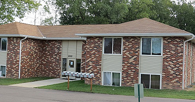 Johnson Apartments, Pine City